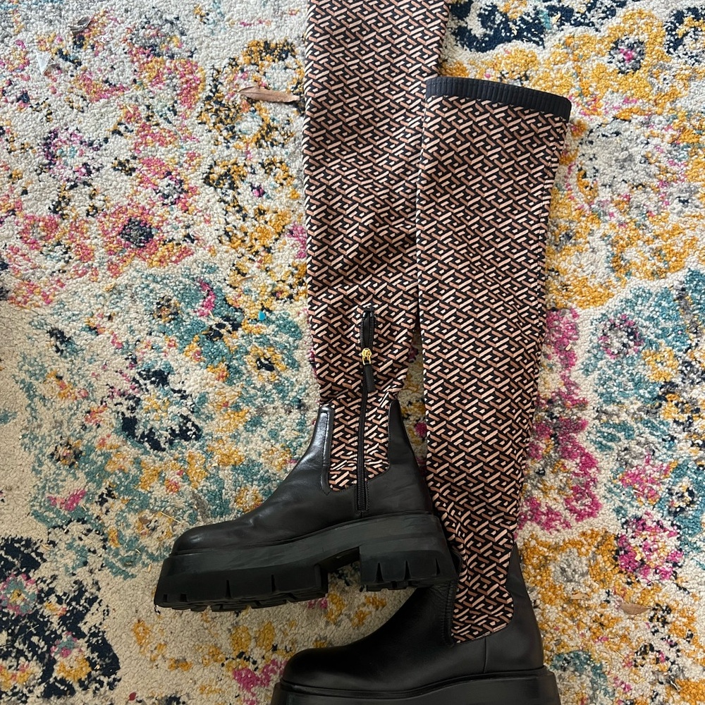 Fendi Black and Brown Winter Boots